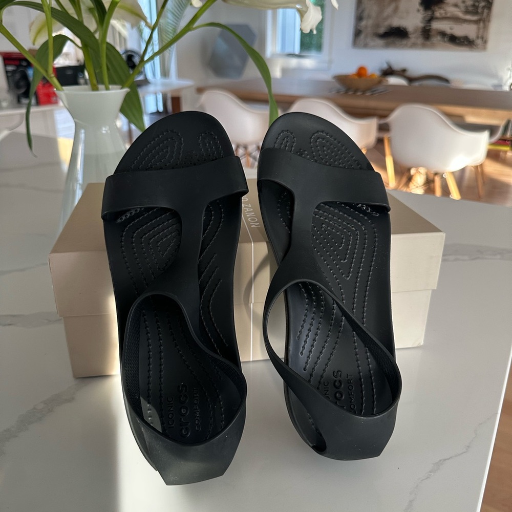 CROCS Serena Black Women's Open-Toe Slingback Sandals - Picture 2 of 11